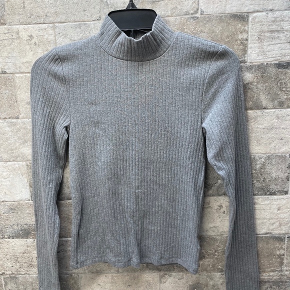 ❤️ GAP GREY RIBBED TURTLENECK LONG SLEEVE TOP SIZE SMALL - Picture 1 of 2